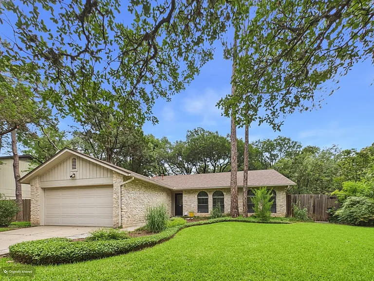 4409 Twisted Tree Dr — Photo 4
