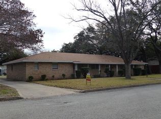 2025 S China St, Brady, TX 76825