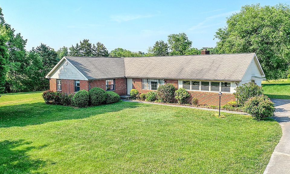 1st image of 523 Peterson Ln
