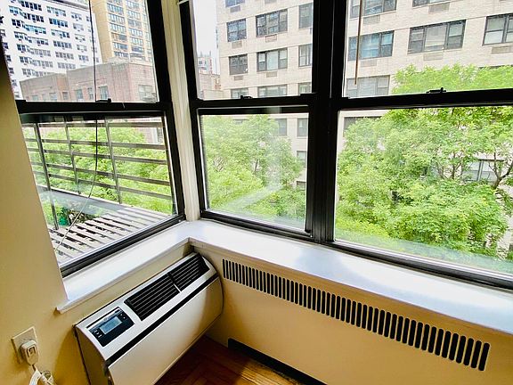 4th image of 235 E 46th St APT 6K