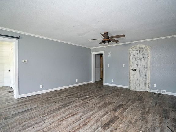Additional Living Room
