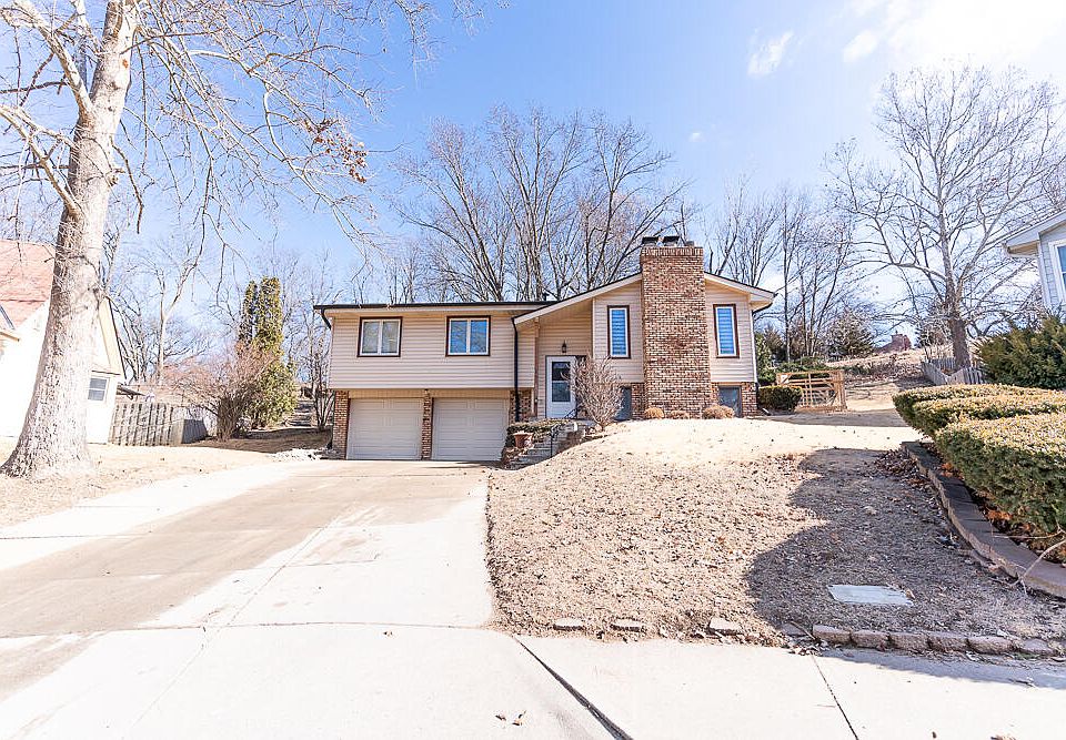 1st image of 803 Moore Dr