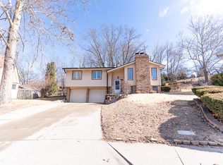 803 Moore Dr, Bellevue, NE 68005