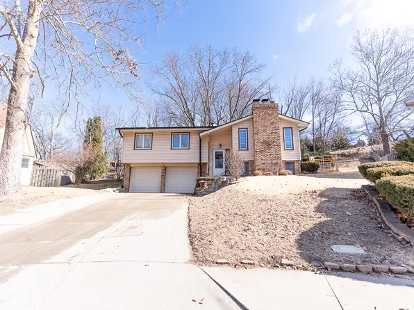 803 Moore Dr, Bellevue, NE 68005