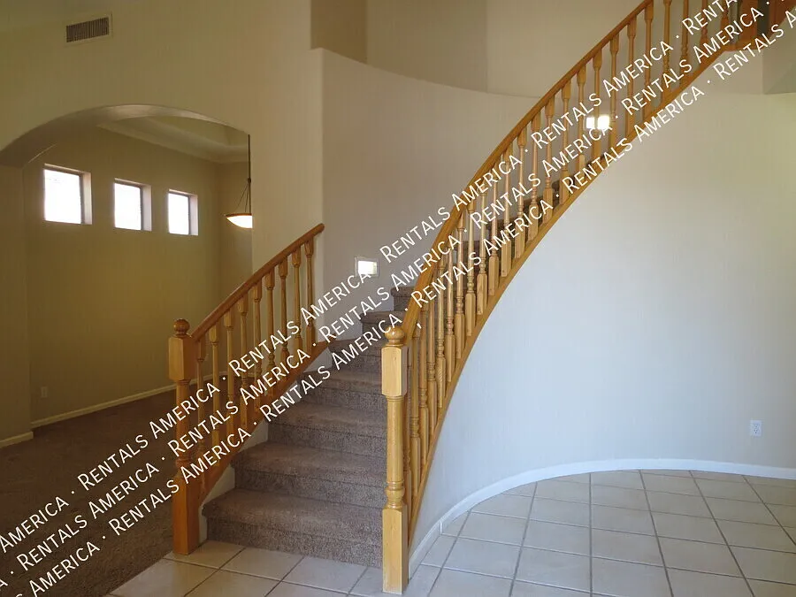 Available 3 Bed Plus Den Pool and Solar — Photo 4