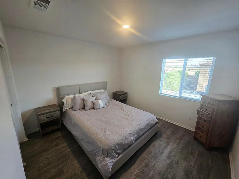 1231 Memorial Ave — Photo 18