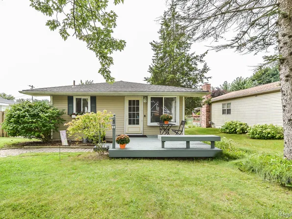 3482 Junior, Pinckney, MI 48169