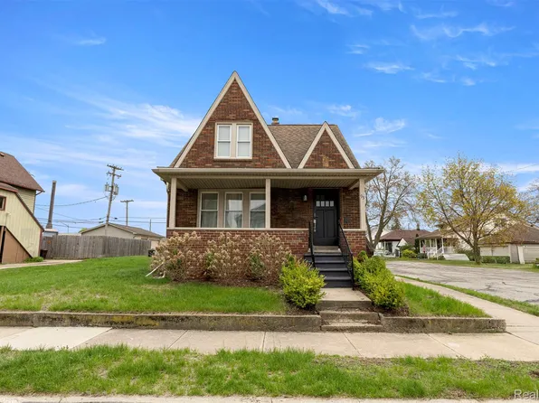 93 Perry Pl, Wyandotte, MI 48192