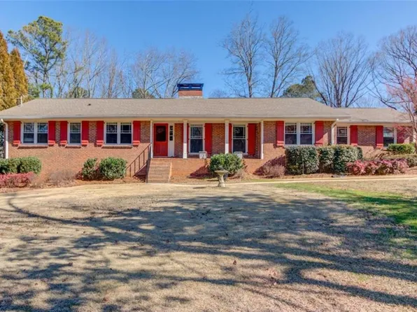 2146 Tanglewood Dr, Snellville, GA 30078