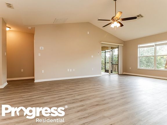 3rd image of 2631 Ellen Ave