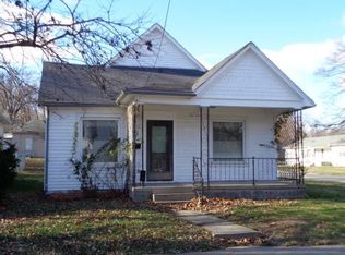 719 N 11th St, Atchison, KS 66002
