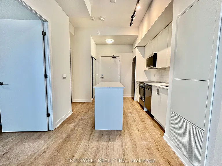 15 Ellerslie Ave #1404 — Photo 4