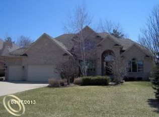 1989 Saint Andrews Dr, Oxford, MI 48371