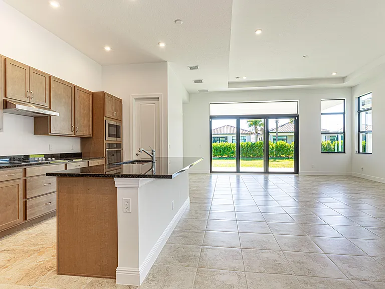 9155 SW Esule Way — Photo 4