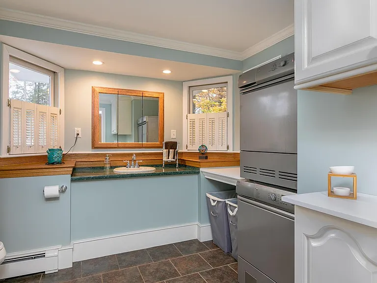 First floor bathroom / laundry