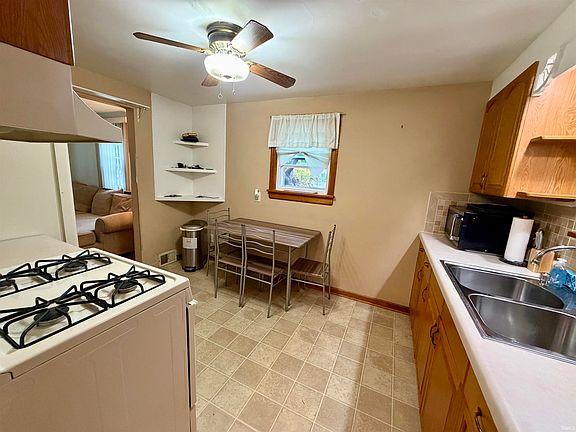 5th image of 1400 Navajo St