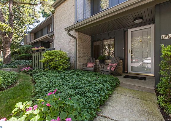 2nd image of 515 Foxwood Ln