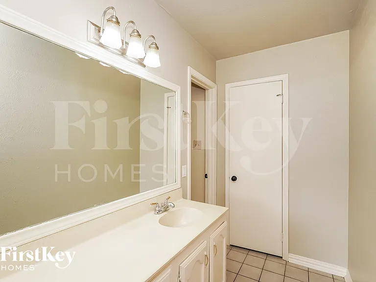 7116 Wayfarer Trl — Photo 14