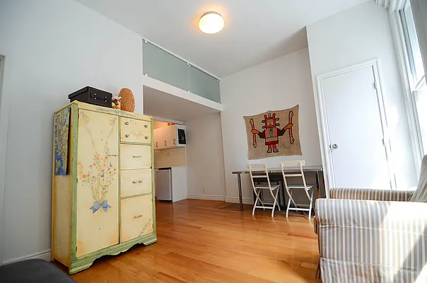 Rented by Fay Kong, LREB | media 10