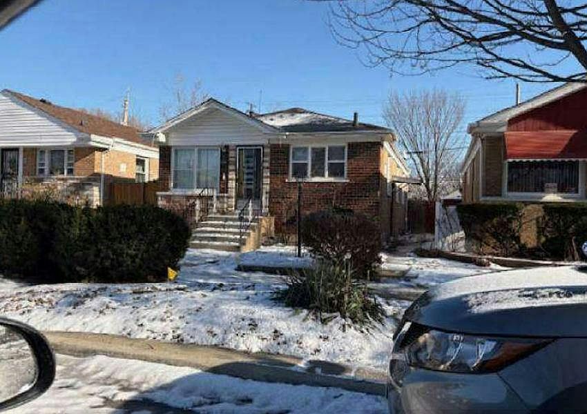 1st image of 11029 S Eberhart Ave