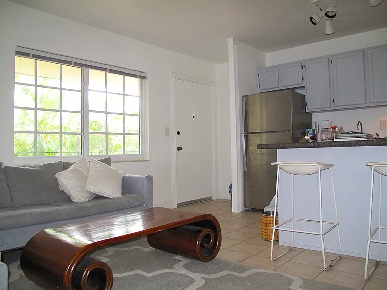 345 Michigan Ave #8 — Photo 3