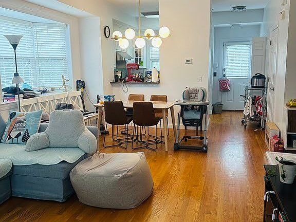 4th image of 523 Hancock St #10
