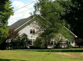 38 Hickory Grove Rd, Fulton, NY 13069