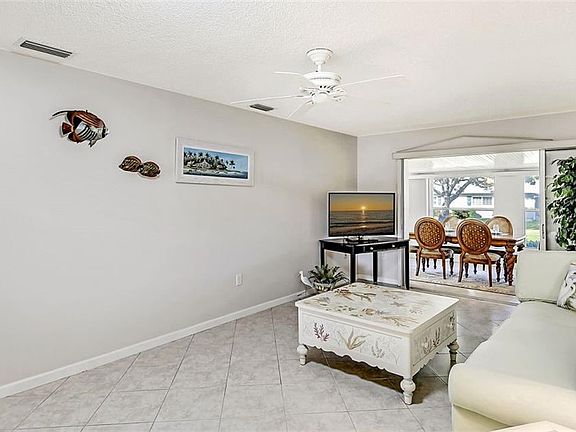 5th image of 2460 Golf Course Dr #614