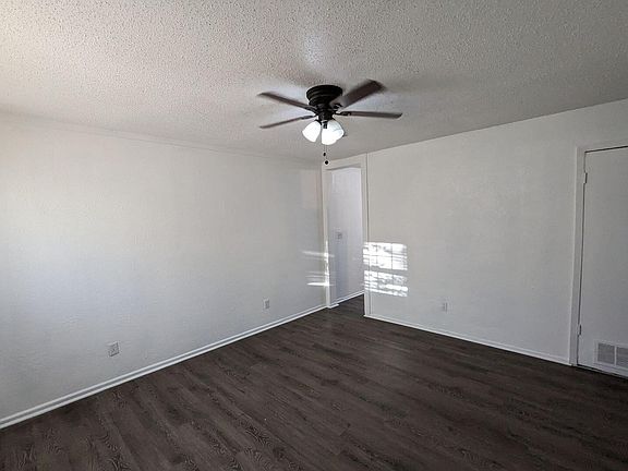 3rd image of 535 42nd St