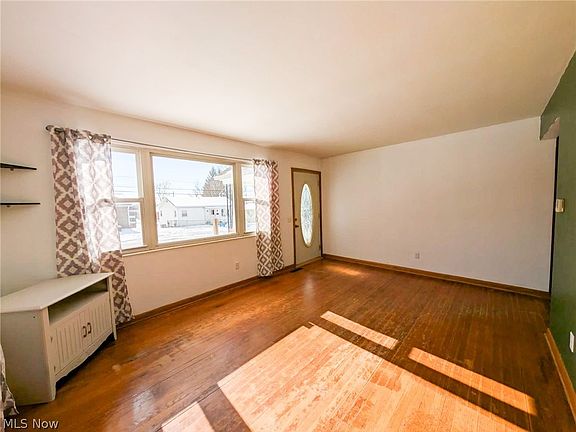 5th image of 819 32nd St