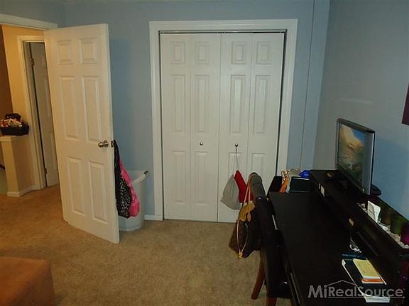 5th image of 22905 Lakeshore Dr