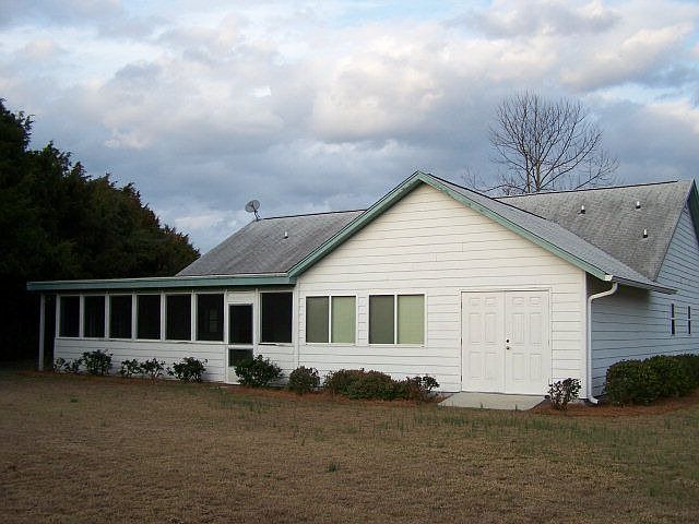2nd image of 39 Peter Collinson Rd