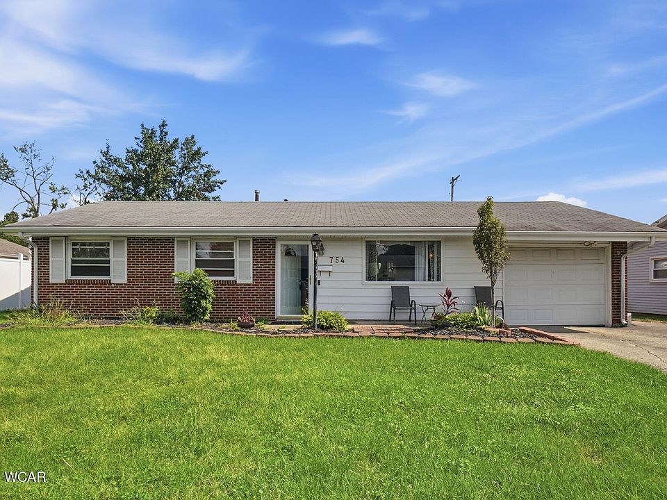 1st image of 754 Mackenzie Dr