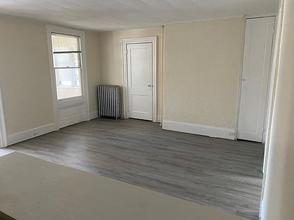 4th image of 116 Rocklyn Ave #1
