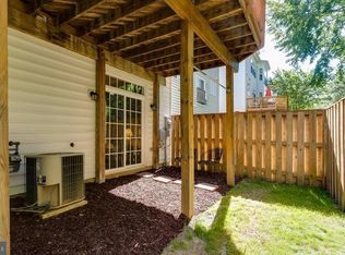 6945 Rolling Creek Way, Alexandria, VA 22315