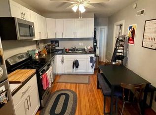 1419 W Henderson St #G, Chicago, IL 60657
