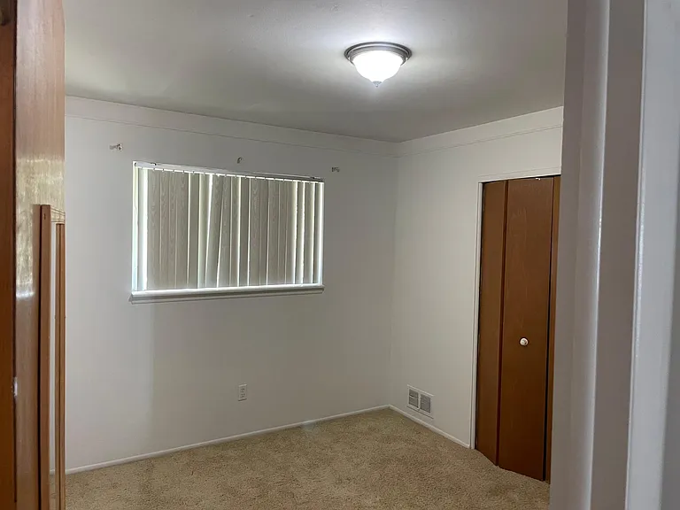 5341 Jackson St — Photo 10