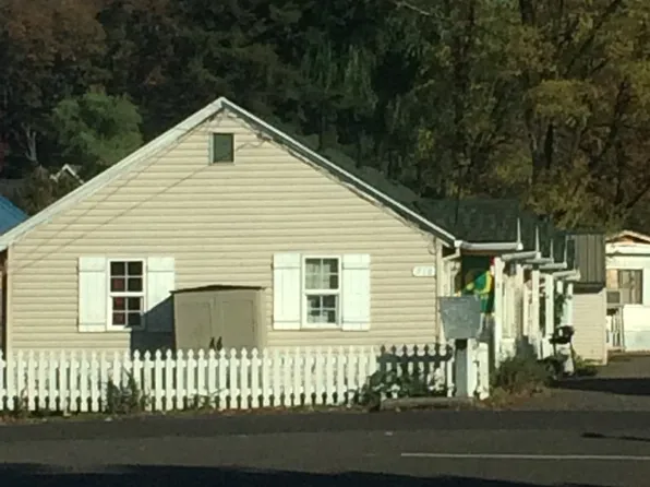 716 N 2nd St, Silverton, OR 97381