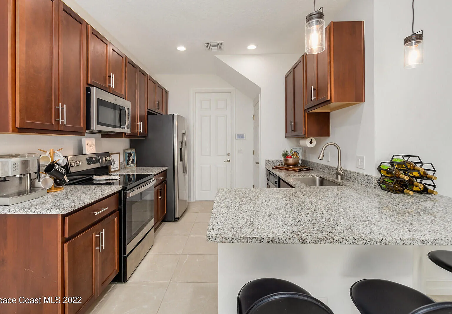 3 bed, 2.5 bath, 1510 sqft, $2,300 — Photo 4
