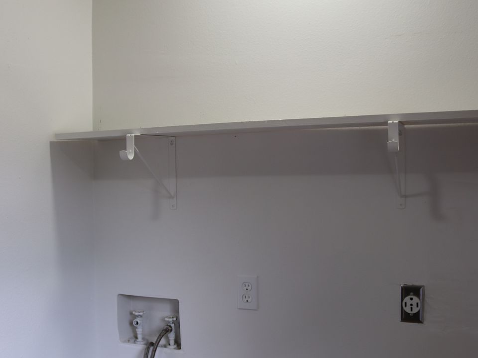 washer/dryer hookups