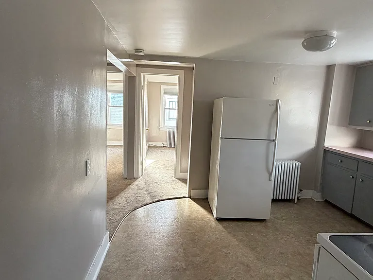 3011 Broadway #2 — Photo 3