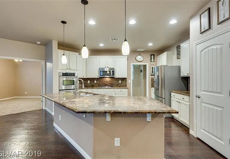 1077 Hickory Park St — Photo 1