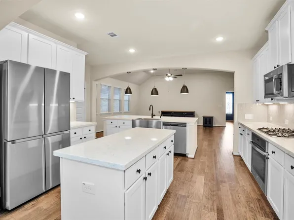 120 Dina Ln, Montgomery, TX 77356