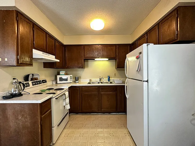 3210 Oak Knoll Dr — Photo 5