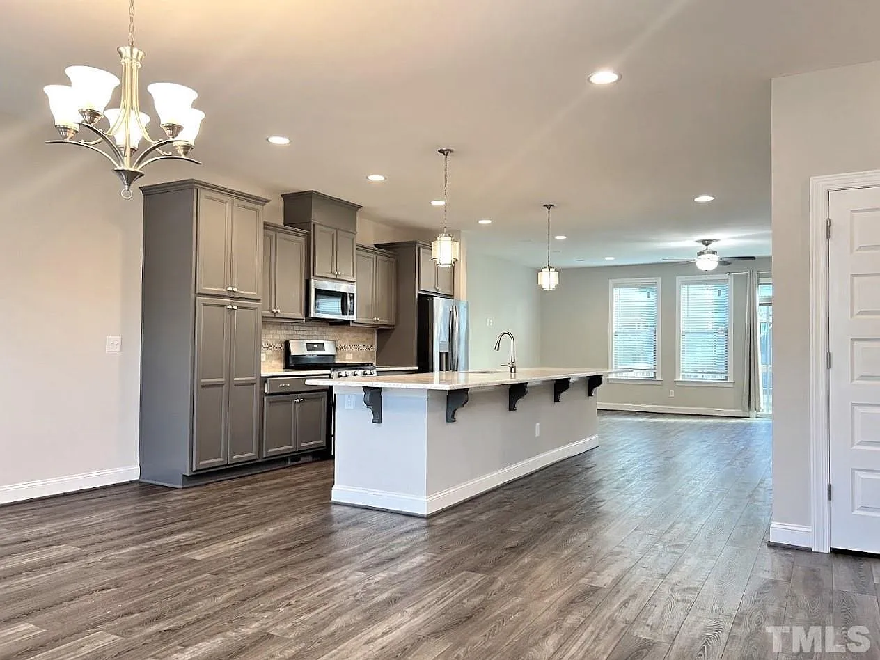 4 Bedroom 3 Bath Townhome for Rent North Salem Apex — Photo 3