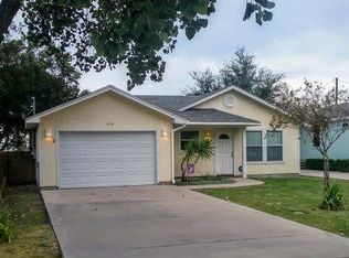 1026 S Pearl St, Rockport, TX 78382