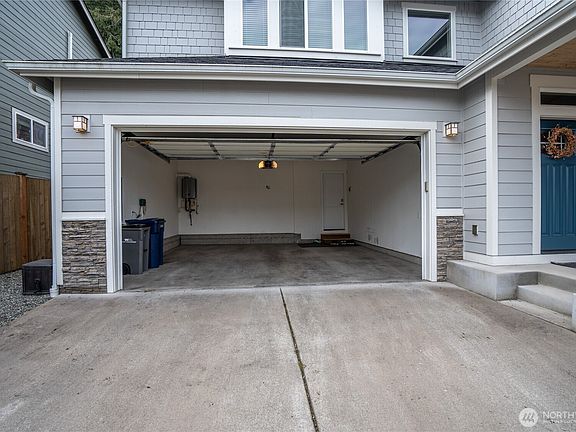 2nd image of 1116 NE Sockeye Court