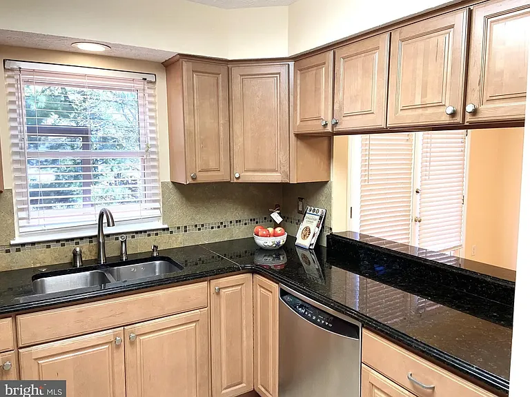 27 Beacon Hill Way — Photo 4