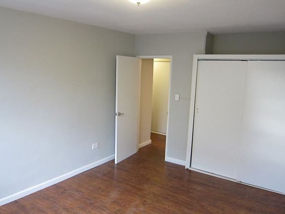 4th image of 745 E 31st St APT 1LH