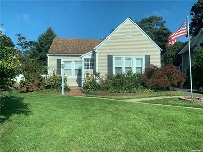 27 Oakland Avenue, Bay Shore, NY, 11706